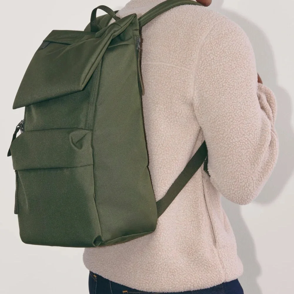 Everlane ReNew Transit Backpack - Picture 3 of 7